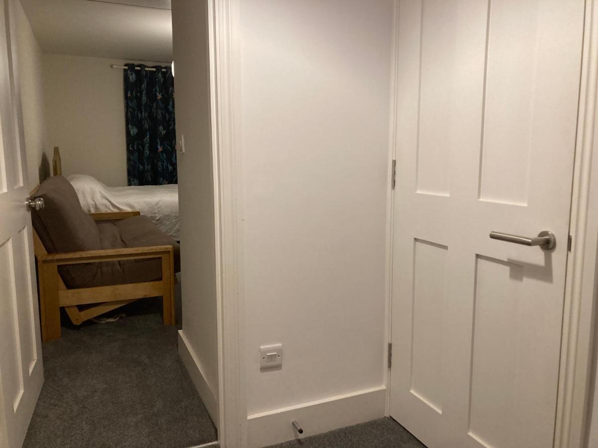 Beautiful 1-Bed Studio In Londyn Zewnętrze zdjęcie